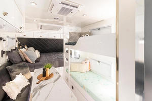 <span class=keywords><strong>Iveco</strong></span> <span class=keywords><strong>Expedition</strong></span> Caravan 4X4 Motorhome RV <span class=keywords><strong>Camper</strong></span> China Fabricado Remolque de viaje para acampar al aire libre - Product Image 4