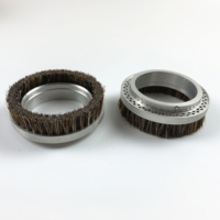 Brosse circulaire anti-poussière en crin de cheval cousue à la main ESD avec base en aluminium pour machine d'impression de films PCB