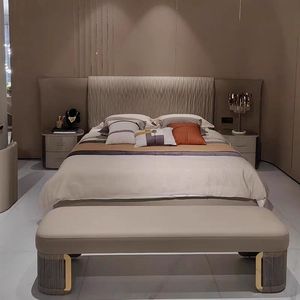 Lit King Size Moderne de Luxe avec Cadre en Bois, Ensemble de Rangement, Lit Mural Capitonnée, Meubles de Chambre de Haute Qualité - Product Image 1