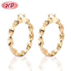 Nuevos <span class=keywords><strong>Aretes</strong></span> <span class=keywords><strong>de</strong></span> Aro Grandes <span class=keywords><strong>de</strong></span> Moda en <span class=keywords><strong>Oro</strong></span>, Precios en Pakistán - Product Image 2