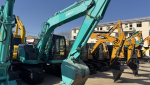 รถขุดตีนตะขาบ Kobelco SK135SR มือสองราคาถูก น้ำหนัก 13.5 ตัน เครื่องยนต์เดิม ได้รับการรับรอง EPA ปั๊มไฮดรอลิก PLC เกียร์ มอเตอร์ แบริ่ง - Product Image 2