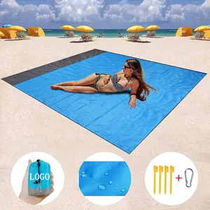 Toptan özel su geçirmez taşınabilir cep kamp piknik battaniyesi katlanabilir hafif plaj Mat açık