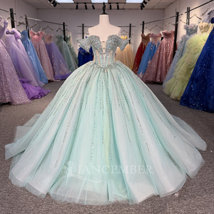 ชุดเดรสงาน Quinceanera ผ้าชีฟองสีเขียว ประดับเลื่อมและลูกปัด  ทรงบอลกาวน์  คอวี  จับจีบ  ยาวแบบ Maxi  รุ่น Dy1387 - Product Image 3