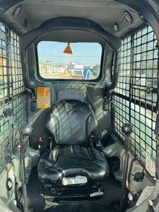 Oferta Especial: Minicargadora Bobcat S550 Usada con Pintura Original, Multifuncional, de Alta Calidad a Precio Económico - Product Image 4