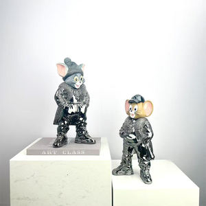 Modello di Topolino e Minnie Dipinto a Mano in Resina/Fibra di Vetro Personalizzabile per Scultura Artistica da Esposizione su Scrivania per Ufficio - Product Image 6