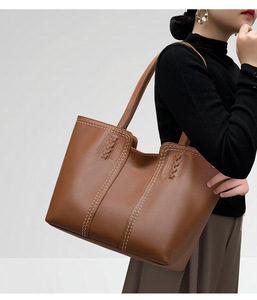 กระเป๋าโท้ทหนังแท้ขนาดใหญ่สำหรับผู้หญิง แฟชั่นใหม่ คุณภาพสูง กระเป๋าธุรกิจเรียบง่าย กระเป๋าสะพายไหล่ผู้หญิง - Product Image 3