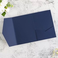 Invitation de mariage haut de gamme et carte de vœux avec enveloppe nacrée assortie