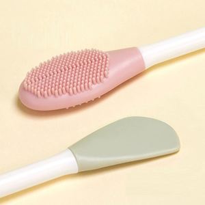 แปรงซิลิโคน 2-in-1 สำหรับทาหน้า พร้อมหัวพิมพ์ UV สำหรับมาส์ก ใช้ซ้ำได้ ใช้เป็นไม้พายแต่งหน้า สำหรับทำความสะอาดผิวอย่างล้ำลึก - Product Image 5