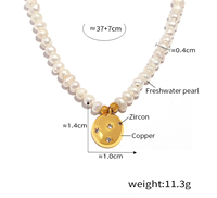 Collier Pendentif H2 RoyalAura Style Palais Tendance Géométrique en Acier Inoxydable Plaqué Or 18K avec Chaîne à Maillons et Perle d'Eau Douce
