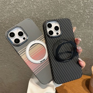 Funda Magnética de Lujo con Carga Inalámbrica para iPhone 17 16 15, Funda de Fibra de Carbono con Soporte para iPhone 16 Pro Max - Product Image 4
