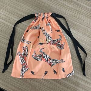 Pochette cadeau personnalisable en sergé de coton durable avec impression animale par sublimation intégrale, cordon de serrage et logo brodé or, sac anti-poussière - Product Image 2