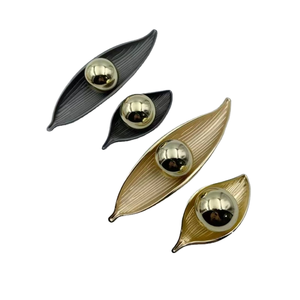 Tirador con diseño de hoja para muebles, cajones, armarios, diseño decorativo inspirado en la naturaleza, tirador para almacenamiento en cocina, dormitorio y oficina - Product Image 1