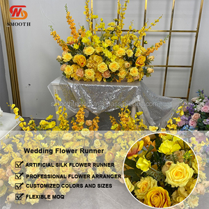 Camino de Mesa de Flores de Rosa Amarilla Suave Hecho a Mano por LEDA, Decoración Confortable para Bodas, Cumpleaños, Día de San Valentín - Product Image 2