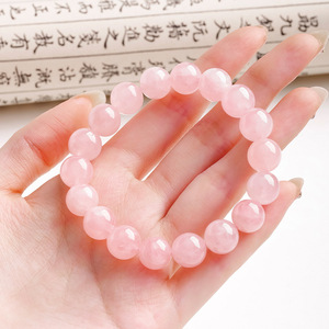 Bracelet en cristal de quartz rose naturel avec perles polies et breloque fleur de pêcher - Cadeau idéal pour une meilleure amie, cristal Feng Shui - Product Image 3