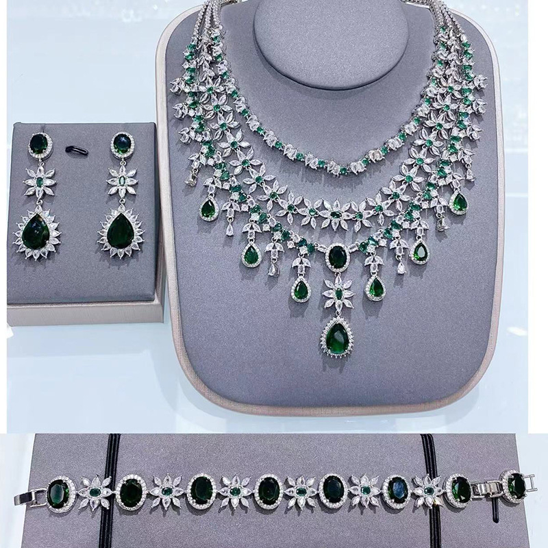 Green necklace earrings  bracelet set*408