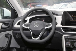 Vente en gros 2023 <span class=keywords><strong>Volkswagen</strong></span> <span class=keywords><strong>T</strong></span>-<span class=keywords><strong>ROC</strong></span> voiture <span class=keywords><strong>d</strong></span>'occasion 280TSI DSG 2WD SUV 5 portes 5 places <span class=keywords><strong>d</strong></span>'occasion à bas <span class=keywords><strong>prix</strong></span> en stock - Product Image 6