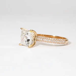 Anillo de compromiso de diamante cultivado en laboratorio con corte princesa, de joyería fina, elaborado en oro macizo, con diseño de diamante cuadrado. - Product Image 3