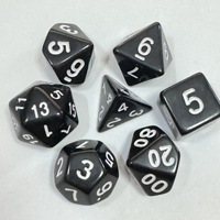 Jeu de dés en acrylique multi-faces de 7 pièces avec logo personnalisé, dés à noyau de couleur noire pour jeux de société du MDN, jeu de société Crusou du MDN sculpté