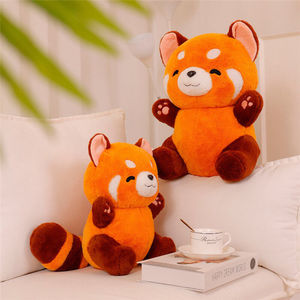 Peluche Panda Rosso Direttamente dalla Fabbrica, Bambola di Peluche Personalizzata a Forma di Piccolo Panda Sdraiato, Simpatico Peluche Panda Rosso con Zampe Sollevate per l'Ingrosso - Product Image 4