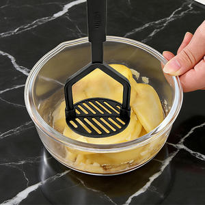 Presse-purée manuelle en acier inoxydable pour pommes de terre, ustensile de cuisine antiadhésif et résistant à la chaleur - Product Image 2