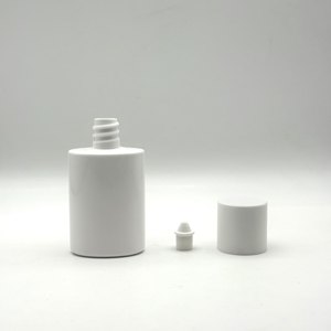Bouteille ovale personnalisée en HDPE de 30 ml pour crème solaire, fond de teint, crème BB, emballage blanc avec bouchon à vis cylindrique - Product Image 3
