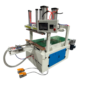 Compacteur <span class=keywords><strong>sous</strong></span> <span class=keywords><strong>vide</strong></span> industriel avec bande transporteuse pour l'emballage des textiles ménagers - Product Image 1