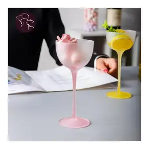 Vintage Franse Stijl Makaron Roze Blauwe Gele Kleur Cognac Wijn Cocktail Glas Kleine En Grote Dessert Beker