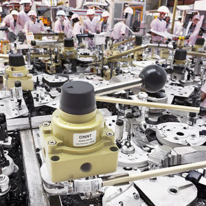 Válvula de Control Direccional de Gas Neumática de 2 Posiciones y 4 Vías, Serie HV, 1/4'', 3/8'', 1/2'', Operada Manualmente con Palanca Rotatoria, OEM - Product Image 3