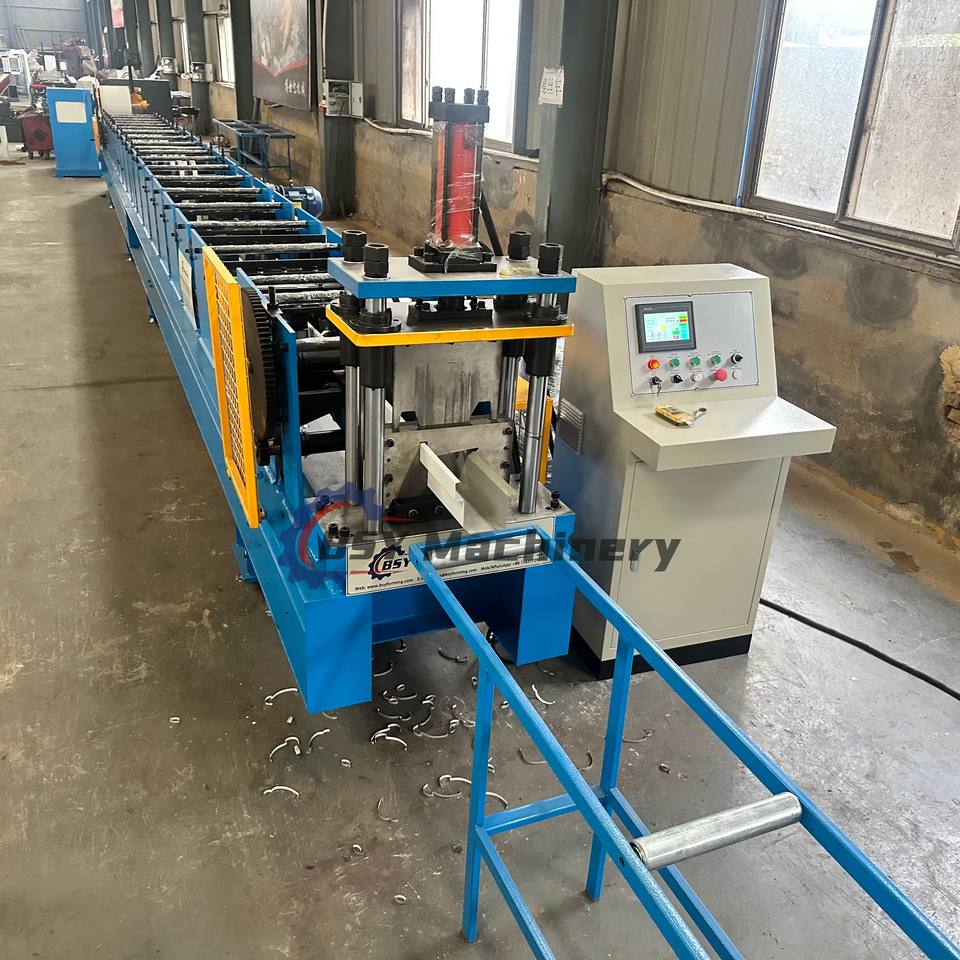 Square Gutter Roll Forming Machine Main Unit With Hydraulic Cutting ...