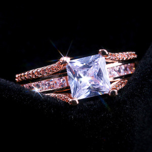Anello Tono Rosa per Donne, Gioiello Elegante e Creativo Scintillante, Vendita all'Ingrosso - Product Image 3