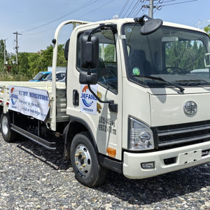 Volante a la derecha camión de 2 toneladas pequeño camión diésel 4x2 popular en China camión de 2 toneladas vendido en China - Product Image 1