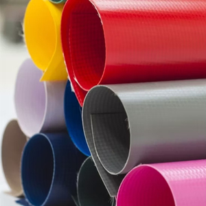 Les bâches en PVC de 900 g/m² de Tianhe sont utilisées pour les structures tendues et les parasols. - Product Image 3