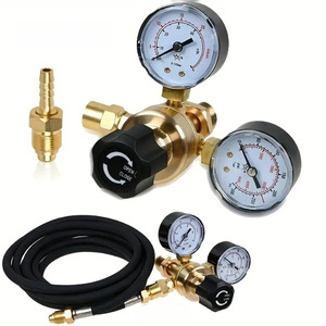 Régulateur de soudage à l'argon et au CO2 à double manomètre, corps en laiton, avec débitmètre pour usage industriel et de laboratoire (MIG/TIG) - Product Image 1