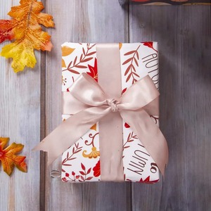 Rouleaux d'emballage en papier d'art écologique double face enduit, recyclables, imprimés numériquement avec motifs personnalisés Feuilles d'automne, Hiboux, Acorns, Voitures - Product Image 3