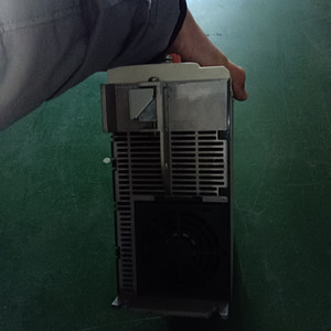 Variador de Frecuencia LXM32CD72N4 de 7KW, Serie LXM32, Usado en Buenas Condiciones - Product Image 5