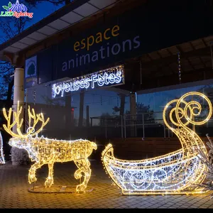 Dekorasi Natal mewah Santa led dalam kereta luncur dengan rusa kutub