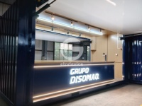 Bar en conteneur préfabriqué de 20 pieds entièrement personnalisable, bar modulaire en conteneur maritime pour pub commercial extérieur