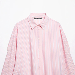 Camicia da donna a righe con maniche larghe, modello 2026, vestibilità comoda, blusa da ufficio con bottoni frontali, OEM/ODM da fabbrica cinese - Product Image 3