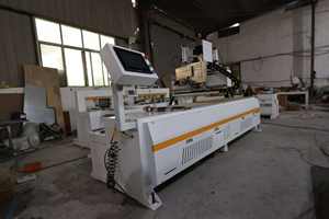 Máquina de Perforación de Cerraduras de Puertas OEM con Capacidad de Grabado para Personalización de Marca en Fábrica de Puertas - Product Image 4