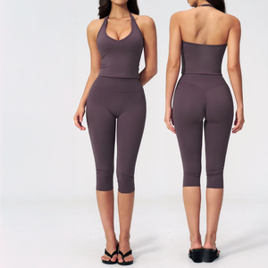 Set da <span class=keywords><strong>Donna</strong></span> con <span class=keywords><strong>Leggings</strong></span> Capri a Vita Alta ad Asciugatura Rapida e Top Halter, Personalizzabile con Logo per Palestra - Product Image 1