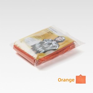 Poncho de Pluie d'Urgence Thermique en Mylar Firstime Orange, Incluant Sac de Rangement avec Sifflet de Survie pour Camping ou Randonnée - Product Image 2