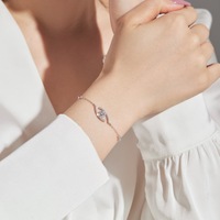 Bracelet en argent pur série S925 avec zircon blanc Design Devil's Eye Accessoire de mode de niche pour cadeau ou fête