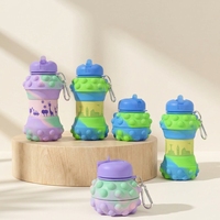 Gobelet à paille réutilisable pliable en silicone pour enfants avec logo personnalisé, sans BPA, anti-fuite, motif dessin animé, OEM, pour voyage