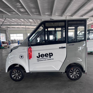 Une voiture accessible aux fauteuils roulants motorisée pouvant être conduite par une personne adulte handicapée utilisant un fauteuil roulant. - Product Image 6