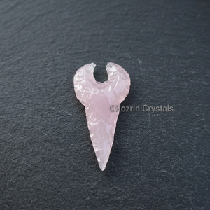 Cristaux Rozrin, Pendule Cœur en Quartz Rose Poli et Sculpté, Thème Amour, Artisanat en Pierre Semi-Précieuse, Pointes de Flèches Naturelles - Product Image 2