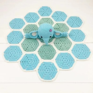 Manta <span class=keywords><strong>de</strong></span> Seguridad Cozyliving Personalizada con Diseño <span class=keywords><strong>de</strong></span> Elefante Azul, Cuadrados Granny, Relleno <span class=keywords><strong>de</strong></span> Algodón Suave para Bebé, Animal <span class=keywords><strong>de</strong></span> Peluche Tejido a Mano - Product Image 3