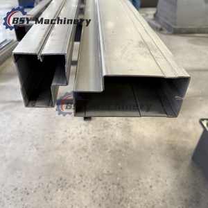 Machine de formage à froid de profilés en <span class=keywords><strong>P</strong></span> pour rayonnages à palettes, haute précision, pour la fabrication de systèmes de stockage industriels en <span class=keywords><strong>acier</strong></span> - Product Image 2