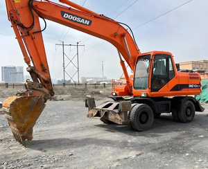 Excavadora hidráulica de rueda Doosan de confianza con motor de núcleo a la venta en stock usada en excelentes condiciones - Product Image 6