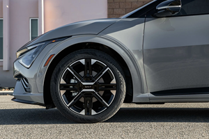<span class=keywords><strong>Kia</strong></span> <span class=keywords><strong>EV6</strong></span> <span class=keywords><strong>GT</strong></span> <span class=keywords><strong>Line</strong></span> <span class=keywords><strong>2023</strong></span> Gris, Véhicule Électrique Pur Haute Performance, Recharge Rapide, SUV Premium avec Système de Conduite Intelligent - Product Image 6