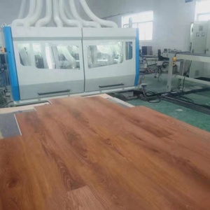 Far Creative Spc Flooring Making Machine Factory 10 años de experiencia Línea de producción de paneles SPC LVT WPC Máquina para fabricar pisos de vinilo - Product Image 5